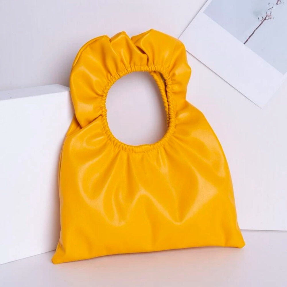 Cute yellow/gold purse